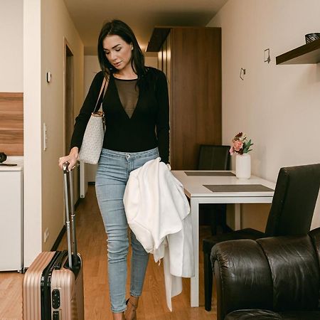 Flora Cozy Apartment Братислава Экстерьер фото