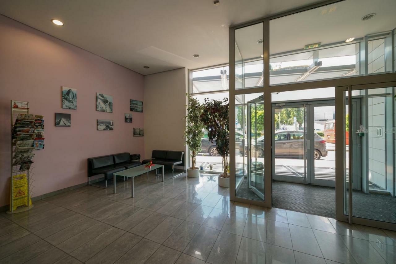 Flora Cozy Apartment Братислава Экстерьер фото